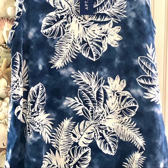 🌴NWT Hawaiian Tropical Blue White Sleeveless Top - Picture 3 of 5